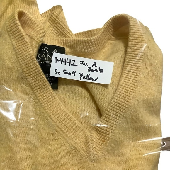 Jos. A Bank Cashmere V-neck Long Sleeve Sweater Sz Medium Yellow Fits Larger - Picture 7 of 7